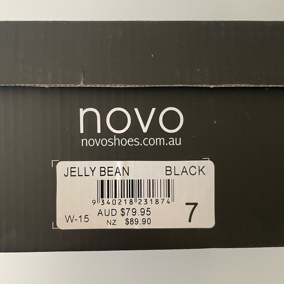 Novo stiletto booties with laser cut detail. Size 7 - Picture 7 of 8